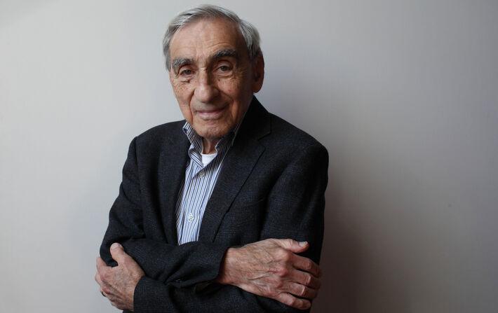 Michael Walzer : “Il ne faut jamais donner libre cours à la vengeance dans la guerre” Michael Walzer : “Il ne faut jamais donner libre cours à la vengeance dans la guerre”